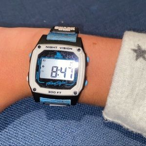 Shark watch - blue/aqua